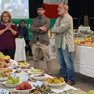 Sapori e tradizione protagonisti a Occhieppo: "Melamangio & Melabevo" festeggia 25 anni - Servizio di Mattia Baù per newsbiella.it Sapori e tradizione protagonisti a Occhieppo: "Melamangio & Melabevo" festeggia 25 anni - Servizio di Mattia Baù per newsbiella.it