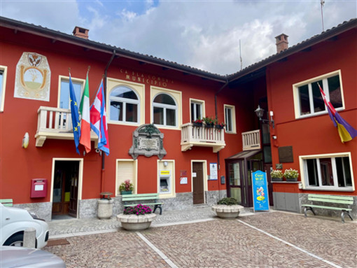 Miagliano, rinnovate le facciate del Municipio (foto dal sito web del Comune di Miagliano) Miagliano, rinnovate le facciate del Municipio (foto dal sito web del Comune di Miagliano)