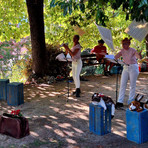 Il teatro diventa magia, a Valdilana i Musicanti di Brema in scena al Parco Reda (foto dalla pagina Facebook di Comune di Valdilana) Il teatro diventa magia, a Valdilana i Musicanti di Brema in scena al Parco Reda (foto dalla pagina Facebook di Comune di Valdilana)
