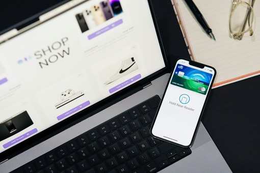 Perché la moda ispirata ai videogiochi funziona anche oltre la cerchia dei fan