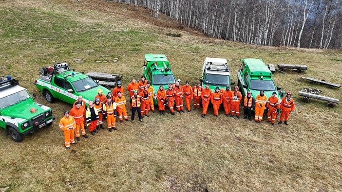 Esercitazione AIB sul Monte Casto, in campo anche il drone (foto dalla pagina Facebook di Corpo AIB Piemonte) Esercitazione AIB sul Monte Casto, in campo anche il drone (foto dalla pagina Facebook di Corpo AIB Piemonte)