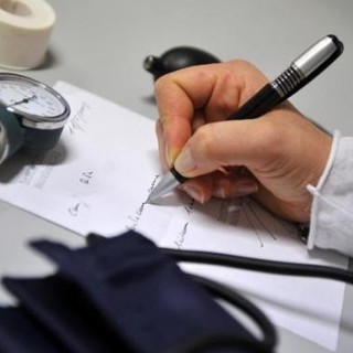 Biellese senza medici: 40 posti vacanti e pensionamenti in aumento
