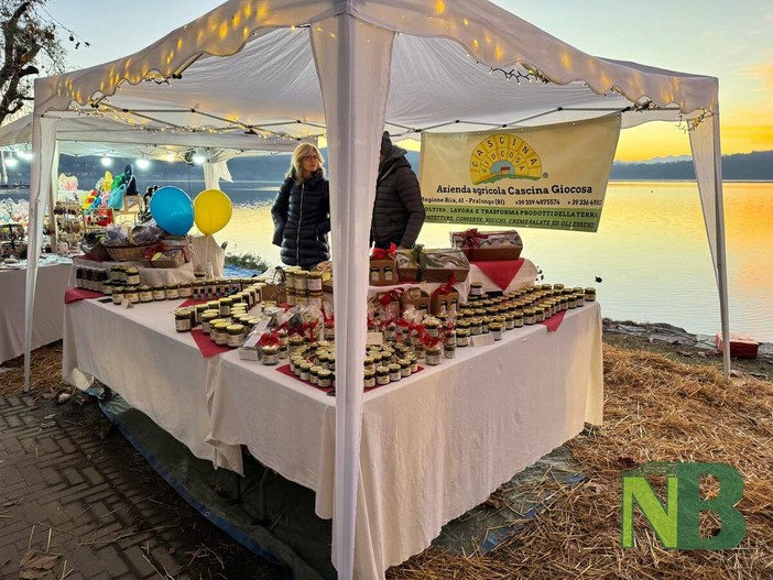 "Natale InCantato" a Viverone: clima mite e un magico tramonto - Foto di Davide Finatti per newsbiella.it "Natale InCantato" a Viverone: clima mite e un magico tramonto - Foto di Davide Finatti per newsbiella.it