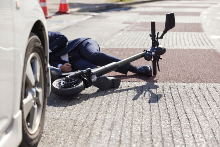 Cossato: urta un’auto con il monopattino e poi si allontana - Foto di repertorio