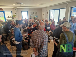 Ambulanti compatti per il "no" allo spostamento da piazza Falcone: "Pronti al ricorso" FOTO