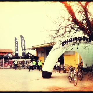 Bike test su strada delle nuove gamme Scott e Bianchi Bike test su strada delle nuove gamme Scott e Bianchi