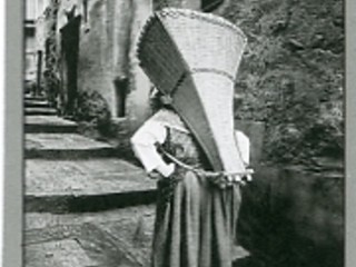 Rientro dal Torrente Cervo con la biancheria lavata, FOTO Copyright Roberto Marchisotti