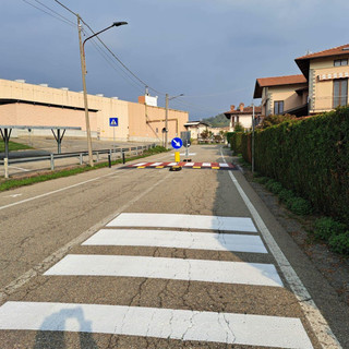 A Mongrando interventi sulla segnaletica orizzontale (foto dalla pagina Facebook di Insieme per Mongrando Michele Teagno Sindaco)