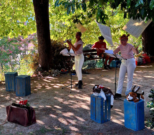 Il teatro diventa magia, a Valdilana i Musicanti di Brema in scena al Parco Reda (foto dalla pagina Facebook di Comune di Valdilana) Il teatro diventa magia, a Valdilana i Musicanti di Brema in scena al Parco Reda (foto dalla pagina Facebook di Comune di Valdilana)