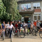 In bici alla scoperta del territorio: gli studenti delle medie di Chiavazza “Esploratori d’Arcipelago” In bici alla scoperta del territorio: gli studenti delle medie di Chiavazza “Esploratori d’Arcipelago”