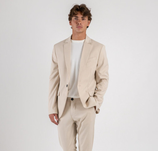 Eleganza d'autunno: la guida al look maschile per un matrimonio