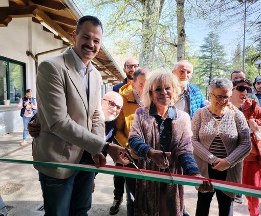 Ritratti allo specchio, inaugurata la mostra ad Andorno: la gratitudine di Anffas Biellese FOTO