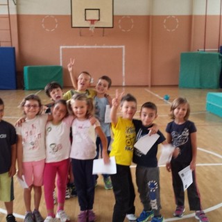 Minibaslket per le elementari al palazzetto di Ponzone