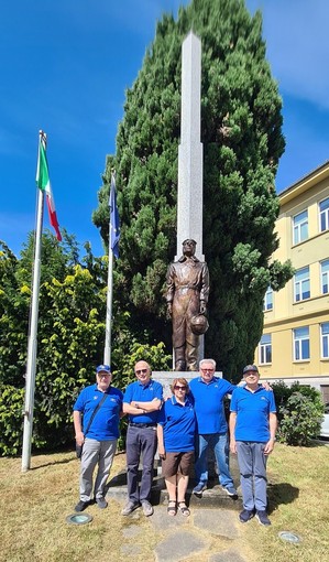 Biella, l'Associazione Arma Aeronautica si prende cura del monumento ai Caduti Biella, l'Associazione Arma Aeronautica si prende cura del monumento ai Caduti