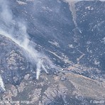Monte Barone, resistono all’incendio i rifugi Monte Barone e La Ciota: si lotta ancora per spegnere il rogo, foto Claudio Nicola