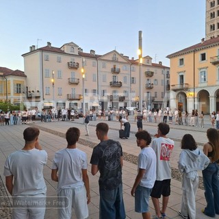 Maturità 2026, a Biella studenti in piazza Duomo per cantare "Notte prima degli esami" FOTO e VIDEO Nicola Rasolo per Newsbiella.it