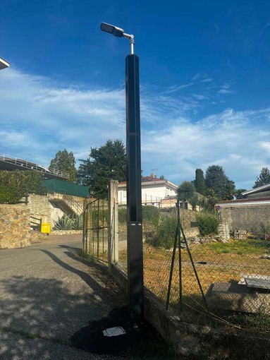 I cittadini segnalano punto pericoloso, il Comune risponde: a Viverone nuovo impianto di illuminazione (foto dalla pagina Facebook di Viverone Insieme)