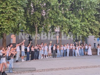 Maturità 2026, a Biella studenti in piazza Duomo per cantare "Notte prima degli esami" FOTO e VIDEO Nicola rasolo per Newsbiella.it