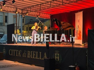 Un'altra notte bianca a Biella all'insegna della musica FOTO Davide Finatti per newsbiella.it Un'altra notte bianca a Biella all'insegna della musica FOTO Davide Finatti per newsbiella.it