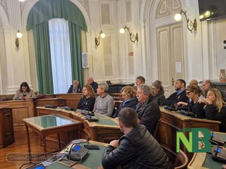 Biella accende il Natale: luci, eventi e il Villaggio di Babbo Natale nel cuore della città Biella accende il Natale: luci, eventi e il Villaggio di Babbo Natale nel cuore della città