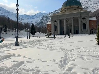 Oropa imbiancata nelle foto di un lettore foto Ezio Cairoli