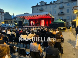Un'altra notte bianca a Biella all'insegna della musica FOTO Davide Finatti per newsbiella.it Un'altra notte bianca a Biella all'insegna della musica FOTO Davide Finatti per newsbiella.it