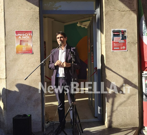Fratoianni inaugura a Biella la nuova sede di Sinistra Italiana: “Ci candidiamo a governare questo paese” FOTO Fratoianni inaugura a Biella la nuova sede di Sinistra Italiana: “Ci candidiamo a governare questo paese” FOTO