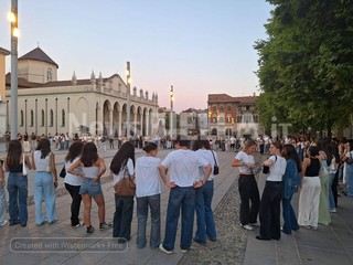 Maturità 2026, a Biella studenti in piazza Duomo per cantare "Notte prima degli esami" FOTO e VIDEO Nicola rasolo per Newsbiella.it