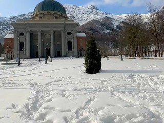 Oropa imbiancata nelle foto di un lettore foto Ezio Cairoli