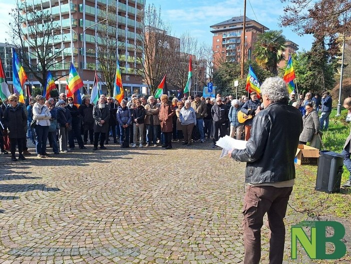 A Biella il corteo per la pace: "Basta guerre" (servizio di Nicola Rasolo per newsbiella.it)