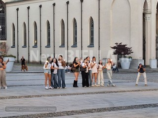 Maturità 2026, a Biella studenti in piazza Duomo per cantare "Notte prima degli esami" FOTO e VIDEO Nicola rasolo per Newsbiella.it