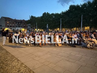 Un'altra notte bianca a Biella all'insegna della musica FOTO Davide Finatti per newsbiella.it Un'altra notte bianca a Biella all'insegna della musica FOTO Davide Finatti per newsbiella.it