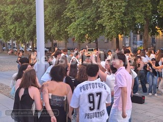 Maturità 2026, a Biella studenti in piazza Duomo per cantare "Notte prima degli esami" FOTO e VIDEO Nicola rasolo per Newsbiella.it