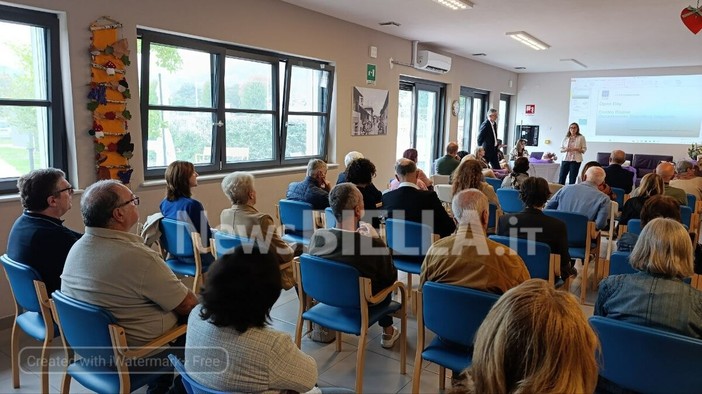 Mongrando, partecipazione e confronto all'incontro dedicato al Centro Diurno Decadimento Cognitivo Integrato (foto di Mattia Baù in esclusiva per Newsbiella.it) Mongrando, partecipazione e confronto all'incontro dedicato al Centro Diurno Decadimento Cognitivo Integrato (foto di Mattia Baù in esclusiva per Newsbiella.it)