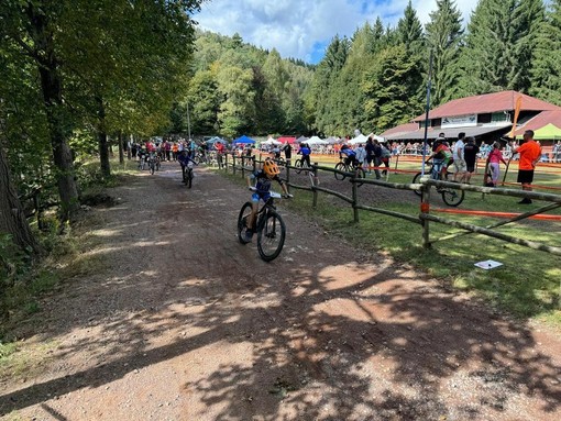 MTB Oasi Zegna: a Caulera riparte la stagione della Scuola Nazionale tra tecnica, natura e divertimento MTB Oasi Zegna: a Caulera riparte la stagione della Scuola Nazionale tra tecnica, natura e divertimento