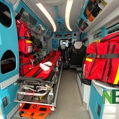 Dal Nord Ovest - Auto esce di strada e si cappotta: 71enne ricoverato in Rianimazione (foto di repertorio)
