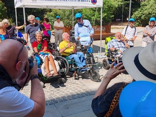 Biella, Oltre ogni ostacolo, Olivero: "L'accessibilità riguarda tutti" e Scaramuzzi percorre il tragitto in sedia a rotelle Biella, Oltre ogni ostacolo, Olivero: "L'accessibilità riguarda tutti" e Scaramuzzi percorre il tragitto in sedia a rotelle