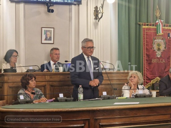 Mercato di Biella, Olivero: “Datemi un'alternativa concreta e veloce e lo lascio dove è” VIDEO Mercato di Biella, Olivero: “Datemi un'alternativa concreta e veloce e lo lascio dove è” VIDEO