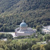Alpini, i gruppi della Valle Oropa al Santuario nel ricordo dei Caduti