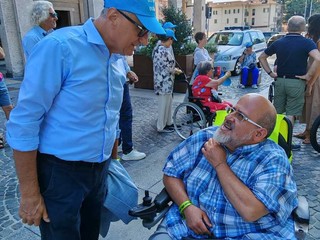 Biella, Oltre ogni ostacolo, Olivero: "L'accessibilità riguarda tutti" e Scaramuzzi percorre il tragitto in sedia a rotelle Biella, Oltre ogni ostacolo, Olivero: "L'accessibilità riguarda tutti" e Scaramuzzi percorre il tragitto in sedia a rotelle