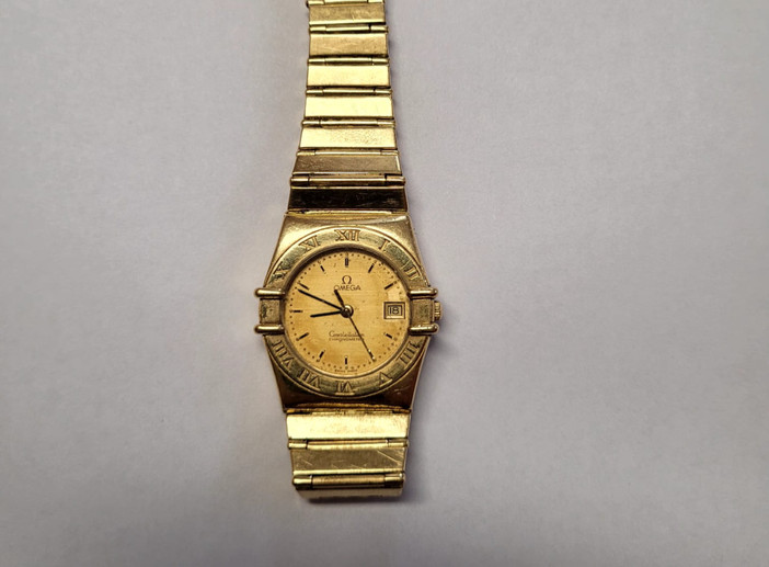 Bielmonte, ritrovato un orologio d’oro: si cerca il proprietario