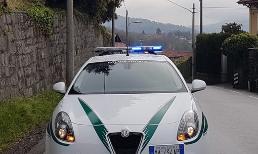 Biella, via Santuario di Oropa: automobilista si allontana dopo lo scontro, foto archivio Biella, via Santuario di Oropa: automobilista si allontana dopo lo scontro, foto archivio