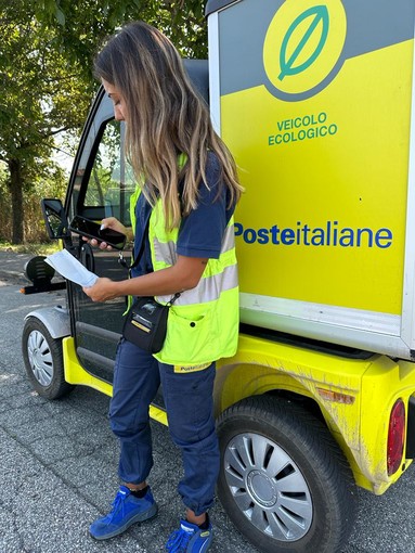 Poste Italiane: a Biella palmari in dotazione ai portalettere per consegne più veloci nelle festività