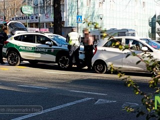 Giovane investita in Corso Europa a Biella, in ospedale in codice giallo FOTO Mattia Baù per newsbiella.it Giovane investita in Corso Europa a Biella, in ospedale in codice giallo FOTO Mattia Baù per newsbiella.it