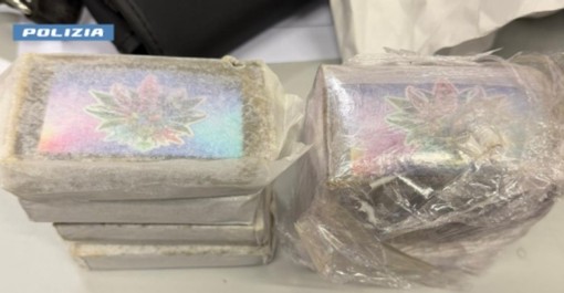 Polizia, in auto avevano quasi un chilo di hashish: in arresto tre giovani di Biella