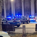 Ragazzi molesti in piazza Duomo, identificati quattro giovani tra i 21 e i 27 anni foto Nicola Rasolo per newsbiella.it