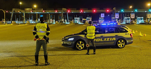 Camionista ubriaco percorre 10 chilometri contromano sull’A26 (foto di repertorio) Camionista ubriaco percorre 10 chilometri contromano sull’A26 (foto di repertorio)