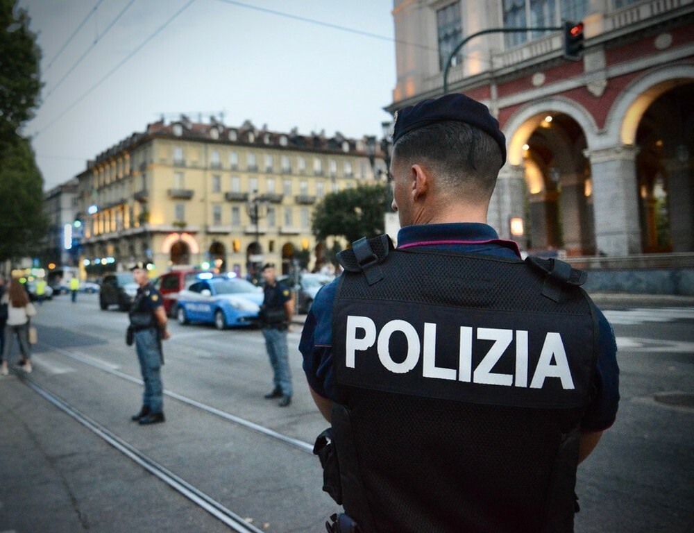 Giro di vite, scattano sei daspo urbani e quattro denunce per mancata espulsione (foto di repertorio) Giro di vite, scattano sei daspo urbani e quattro denunce per mancata espulsione (foto di repertorio)