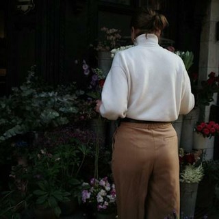 Pantaloni in cotone in autunno: come scegliere gli abbinamenti con maglie, giacche e scarpe nelle giornate più fresche