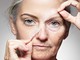 Come ritardare l’invecchiamento della pelle: prevenzione, rimedi naturali e prodotti